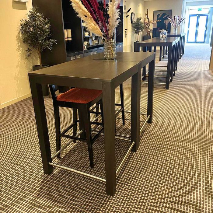 Masă înaltă de bar