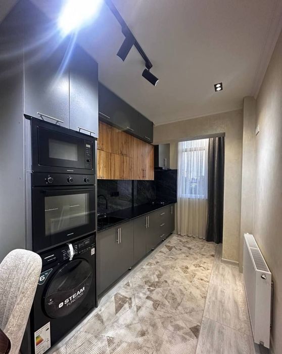 Продается 3х ком квартира, ориентир: Гостиница Россия, 72м²