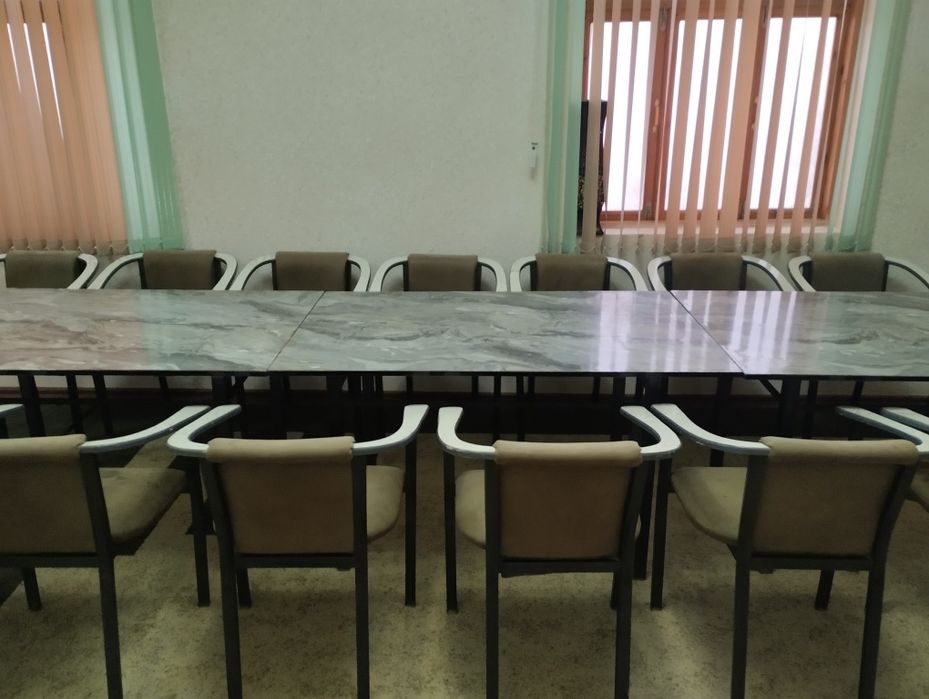 Стол стул сотилади 3 комплект.