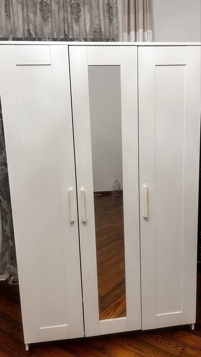 Шкаф IKEA BRIMNES, белый, 3-дверный с зеркалом