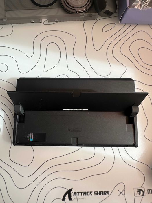 Продам прошитый Nintendo Switch OLED в отличном состоянии