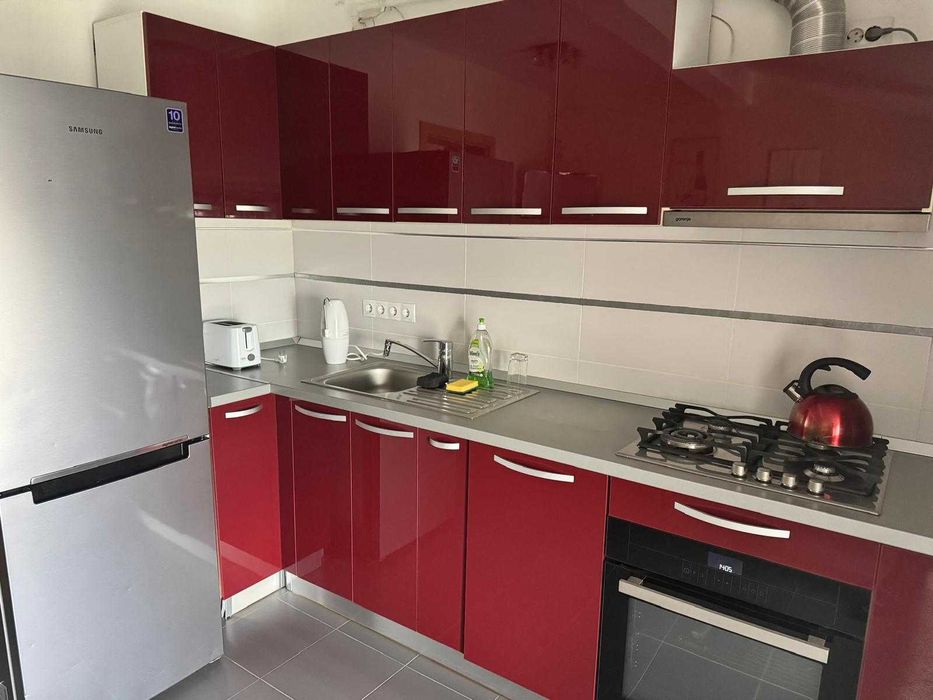 Proprietar, apartament de inchiriat cu S= 86mp, 3 camere, etaj 4/4, zona Omw Lipovei, Iulius Mall