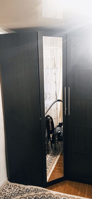 Шкаф угловой в хорошем состоянии
