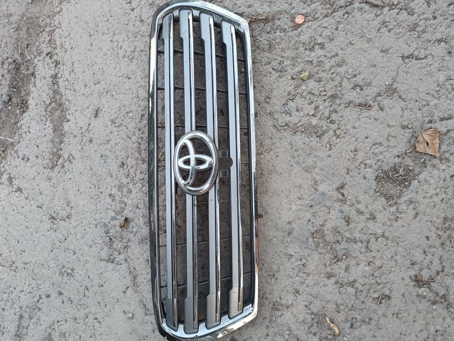 Продам решетку на тайоту