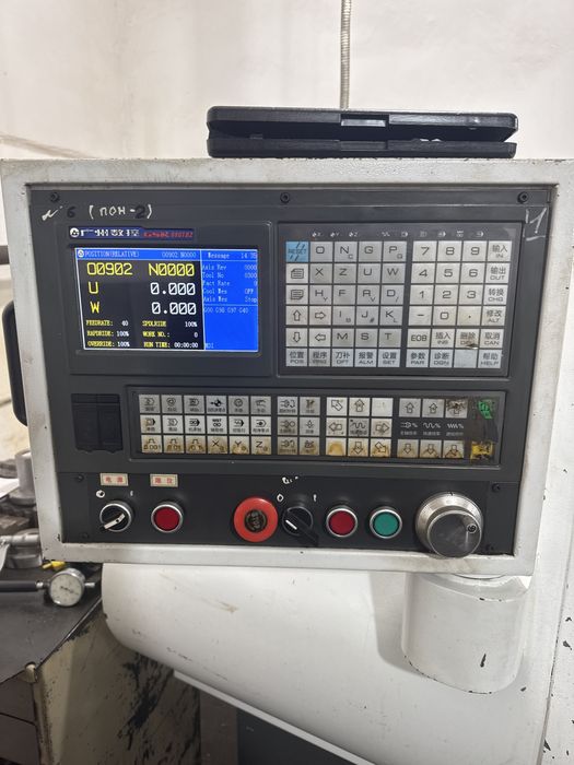 Станок токарный с ЧПУ