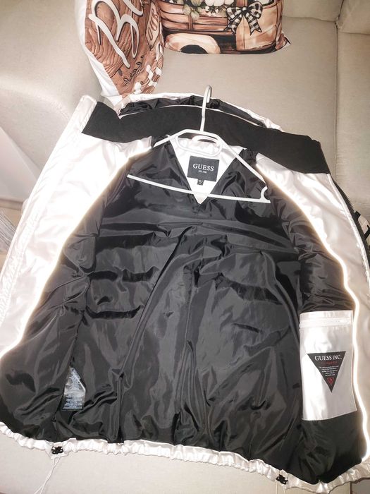 Зимно яке на GUESS