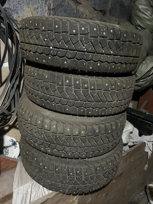 Продам зимние шины с дисками