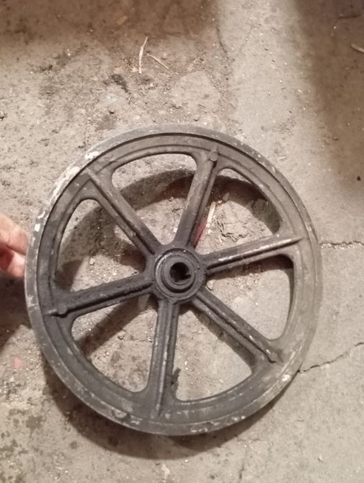 Продам шкив чугунный