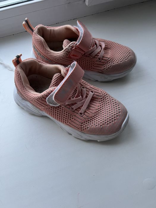 Кроссовки для девочки