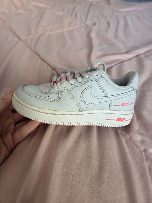 Продавам маратонки найк