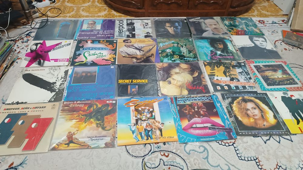 Продам виниловые пластинки 348 штук