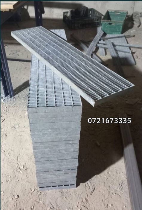 Trepte zincate la comanda