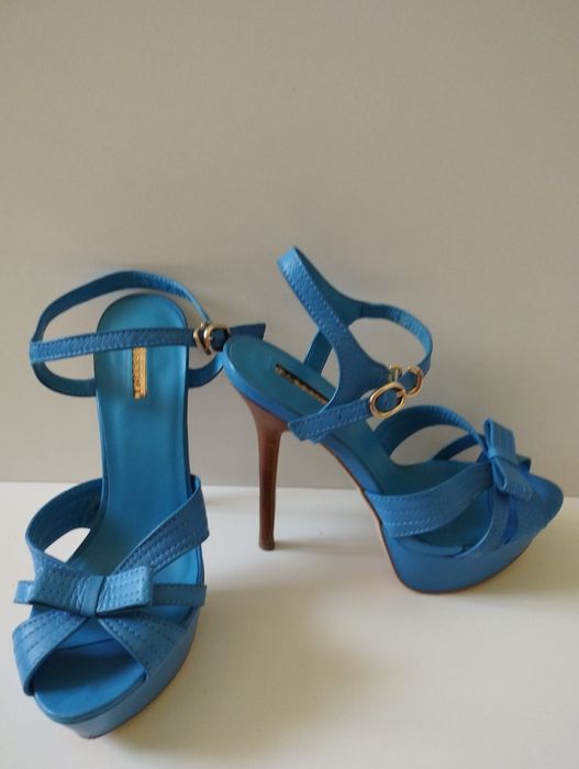 Туфли женские на каблуке