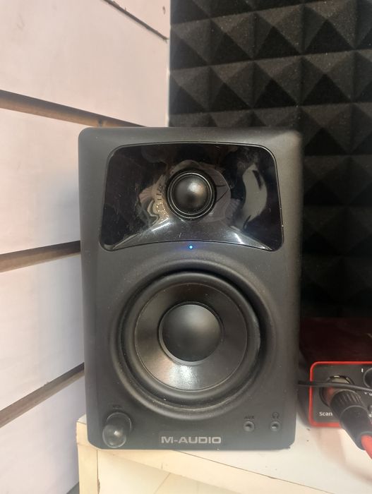 Комплект Focusrite 2i2 для студия звукозаписи