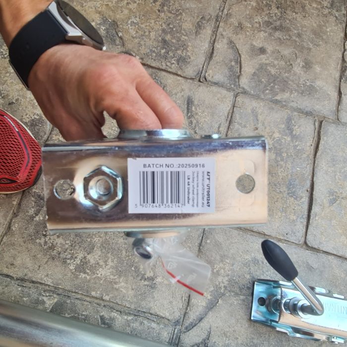 Picioare sprijin remorca