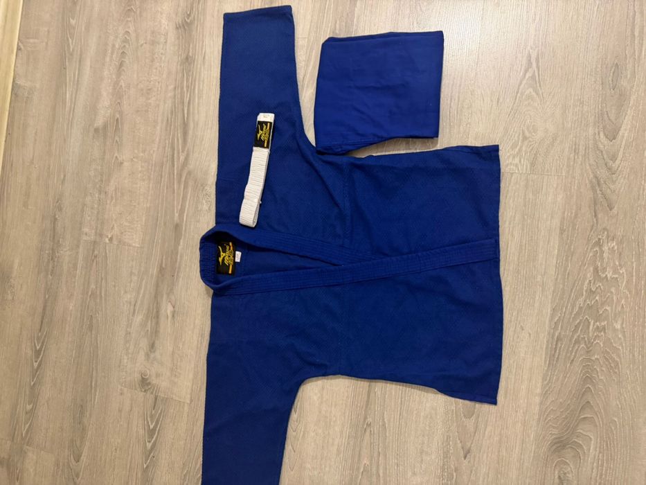 продам кимоно для дзюдо