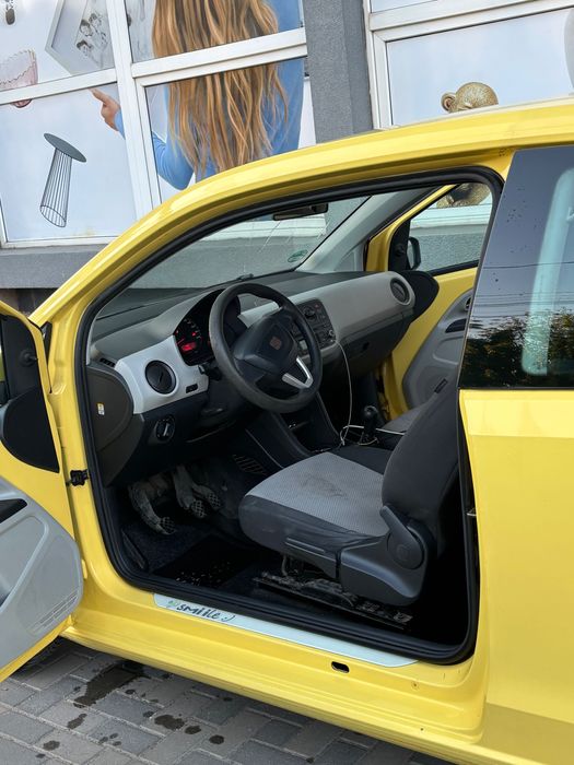 Seat mii în două uși ca nouă