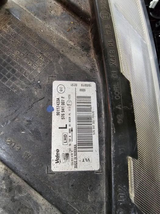 Ляв фар Seat Ateca lqv far сеат атека