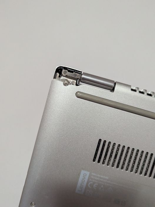 Lenovo yoga 520 i5 8250u 8gb ram SSD