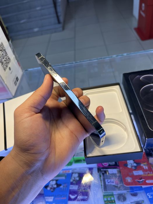 айфон 12 про с минусом