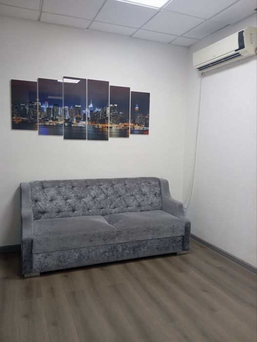 Недорогой уютный Офис на Версале