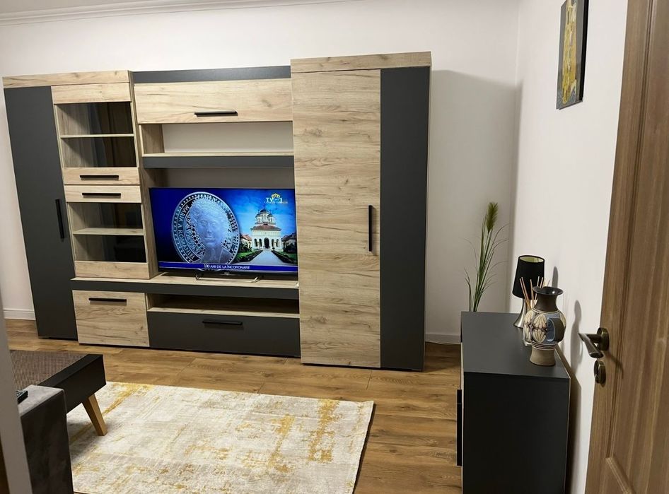 Apartament 3 camere intersecție Tg. Cucu cu Podu de Fier