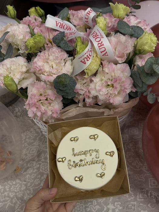 Продам цветы с бенто тортом