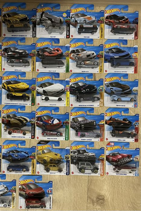 Hot Wheels Porsche AUDI BMW Tesla Ferrari Treasure Hunt Error Chase TH