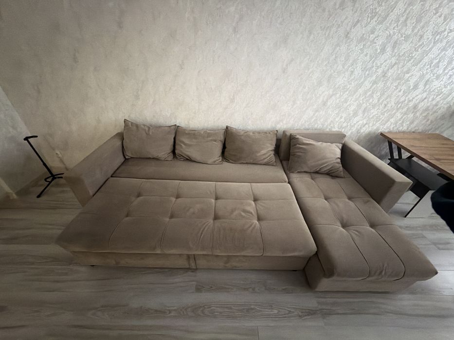 Срочно продам диван в отличном состоянии