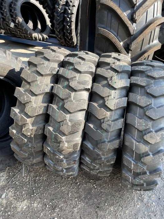 Anvelope noi 10.00-20 cu 16 pliuri marca BKT pentru excavator