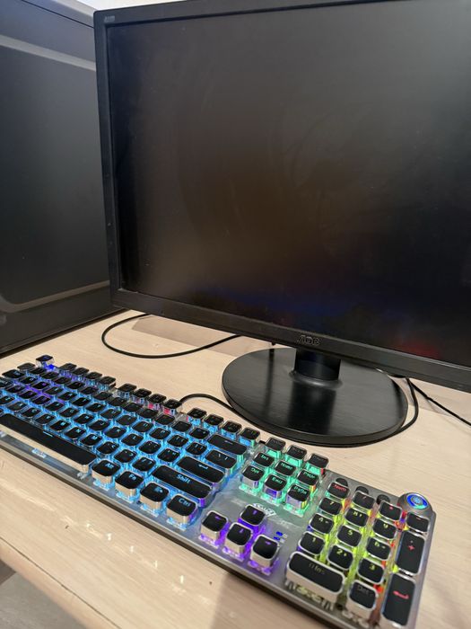 Полный комплект игровое вместе с столом