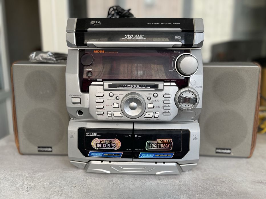 Музыкальный центр продам