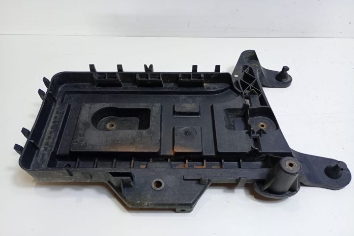 Suport baterie 1K0915333C Volkswagen VW Passat B6 seria