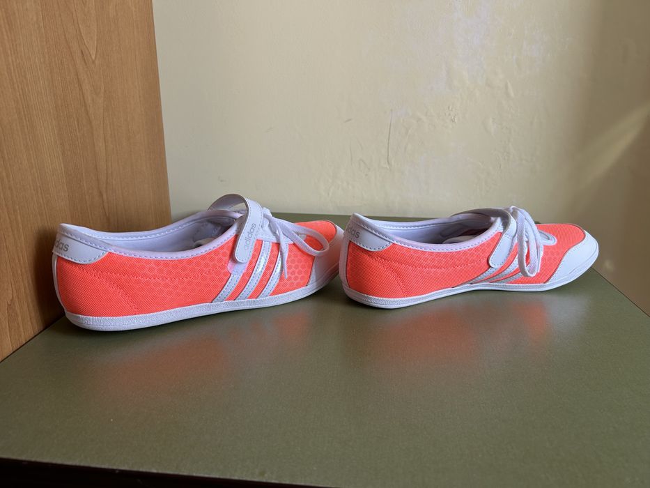 Дамски обувки - Adidas Diona - чисто нови