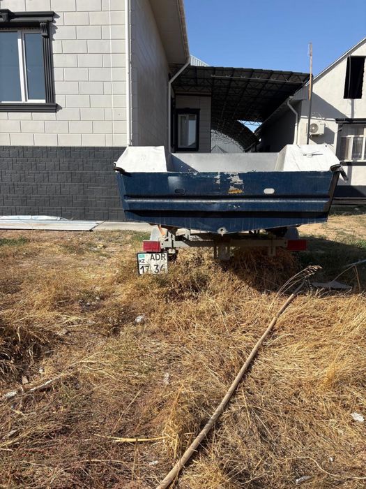 Лодка алюминиевая со своим прицепом!