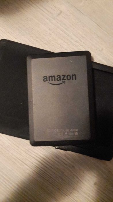 Amazon Kindle eBook Reader + Husă | Ecran e-ink