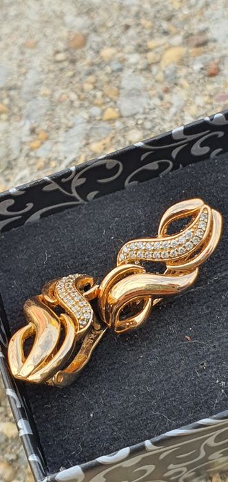 Бижута  с камъни