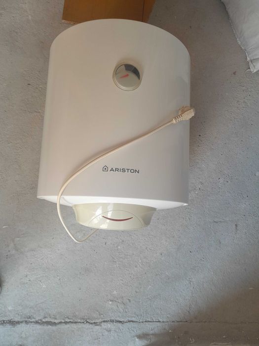 Аристон Аристон Аристон