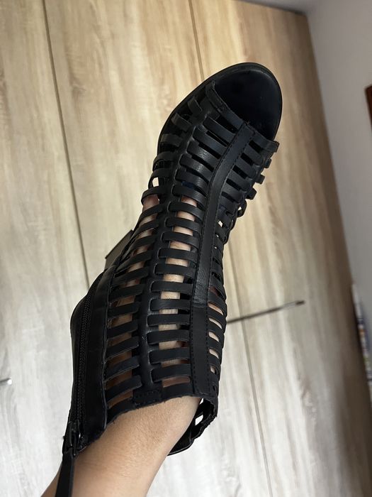 Vând sandale Fotever21 mar 37,5