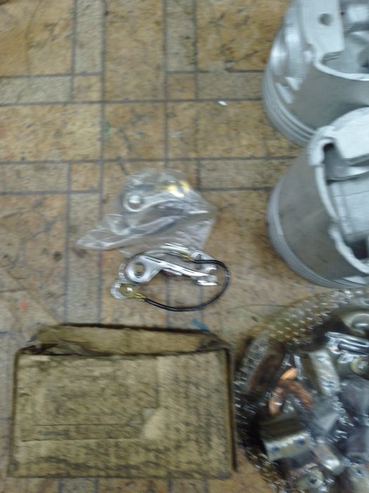 Поршни,кольца,щётки жигули