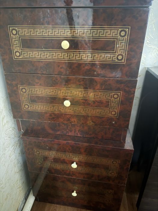 Продам тумбочки