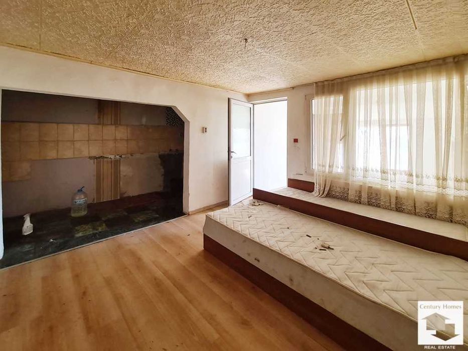 120354 Къща с просторен двор и кладенец в с. Драганово