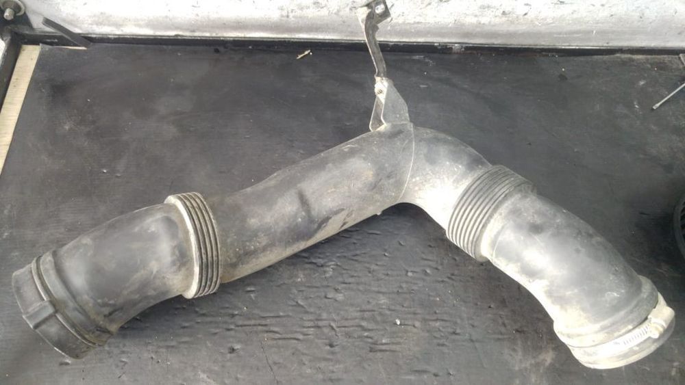 Tubulatura aer admisie 1.6 b vw golf 5 seat leon audi a3 8p skoda octavia 2 superb 2 1k0129618aj