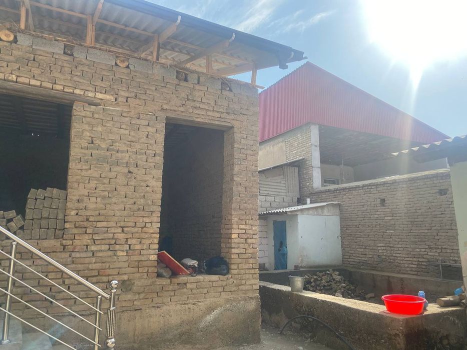 Salom alaykum yangi qurilgan uyimiz srochno sotuvda