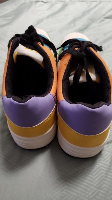 Adidasi Bershka , noi