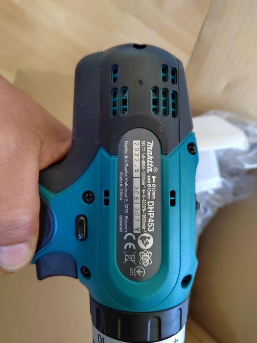 Ударен винтоверт Makita и зарядно 12в.