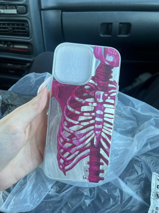 Продам чехол на iPhone 16 Pro Max