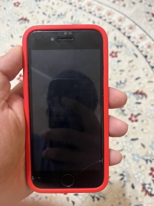 Iphone SE и Redmi T9