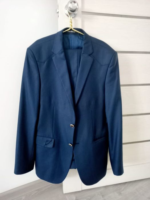 Мужской костюм  .