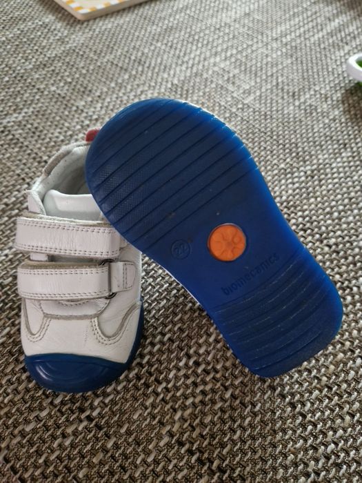 Papuci biomecanics marimea 22